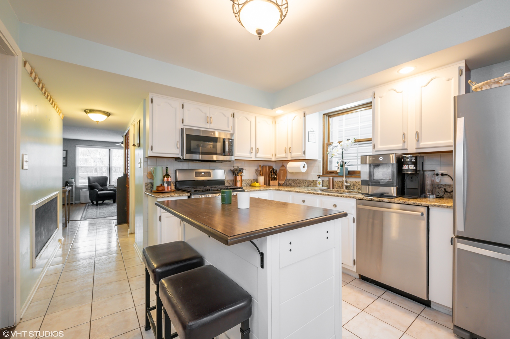 3236 N Leavitt Street Unit: 2