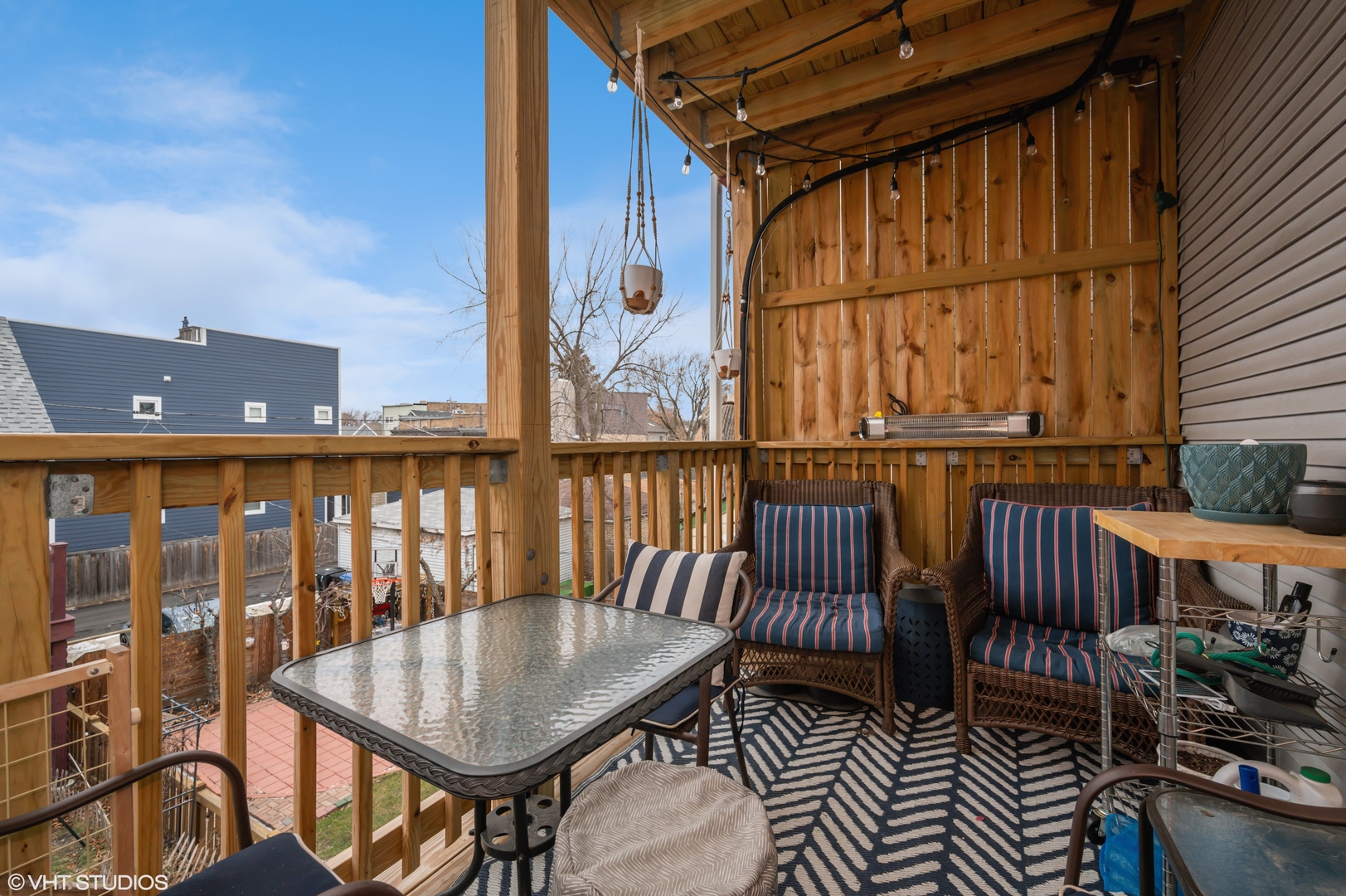 3236 N Leavitt Street Unit: 2