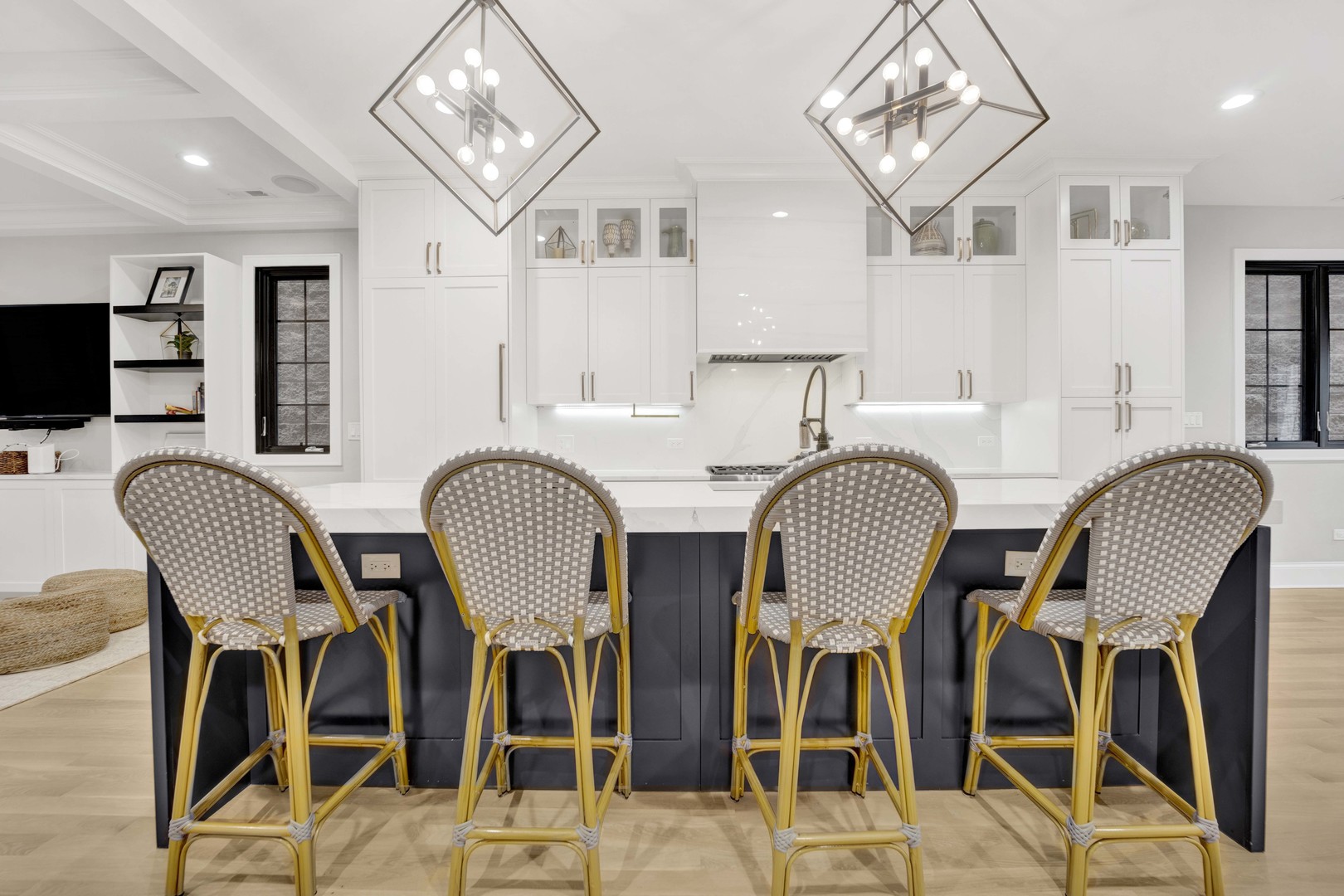 2254 W ROSCOE Street Unit: 2
