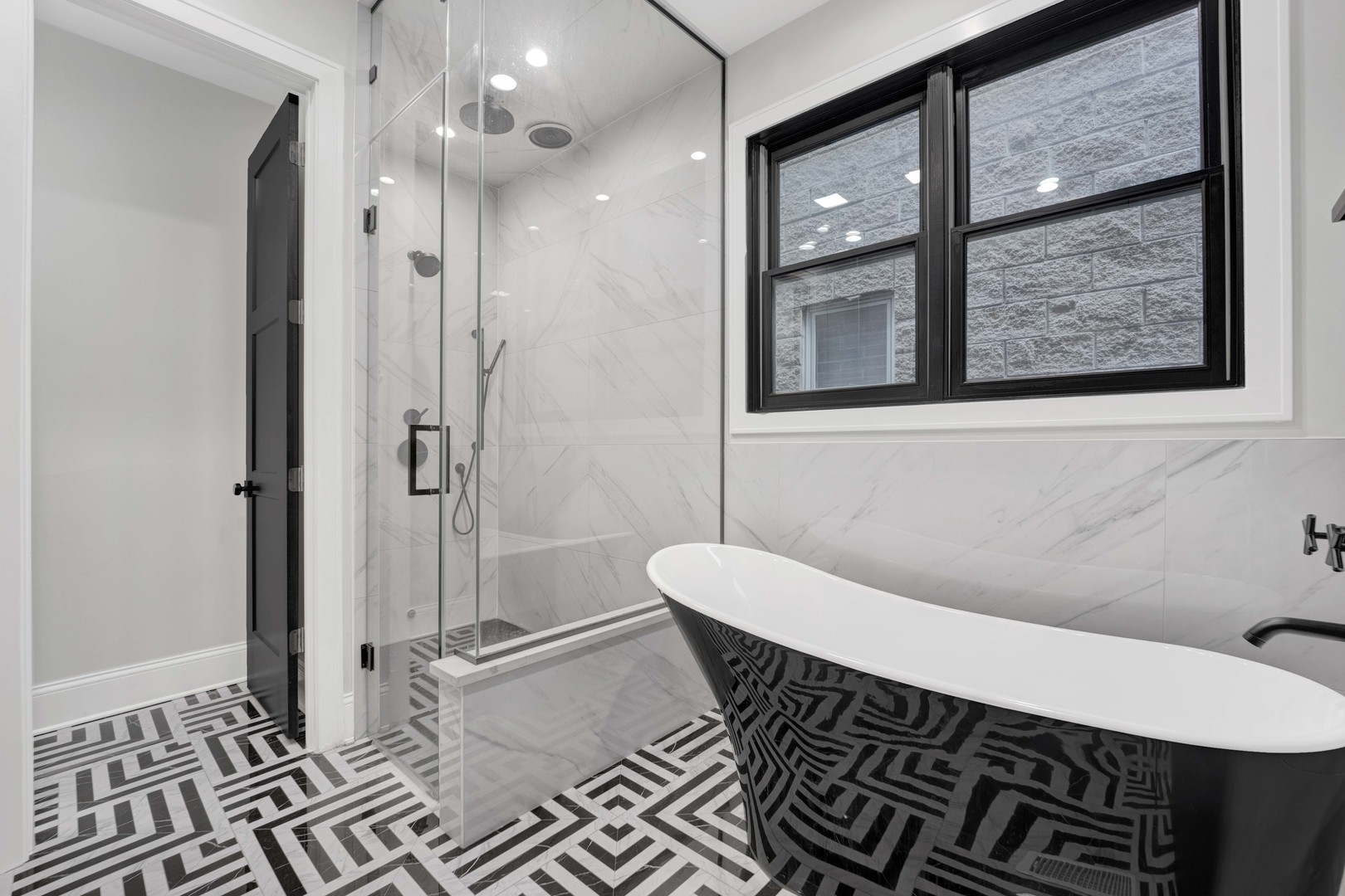 2254 W ROSCOE Street Unit: 2