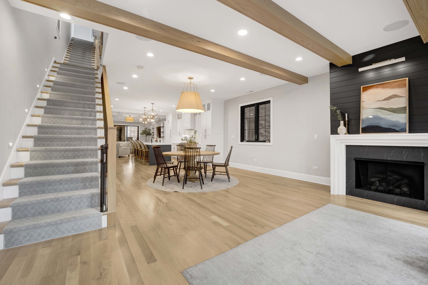 2254 W ROSCOE Street Unit: 2