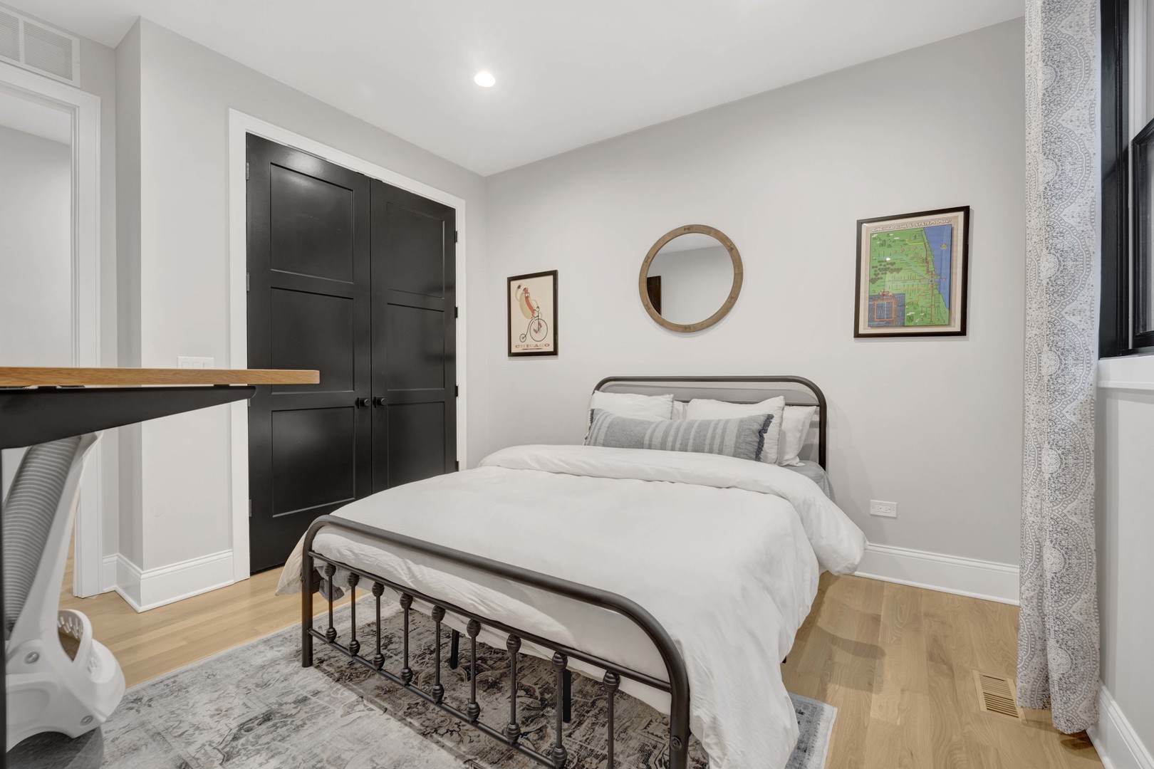 2254 W ROSCOE Street Unit: 2