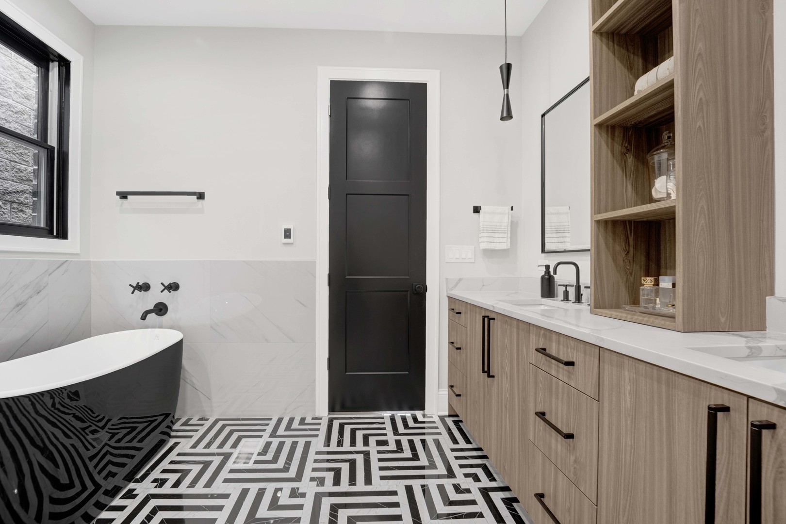 2254 W ROSCOE Street Unit: 2