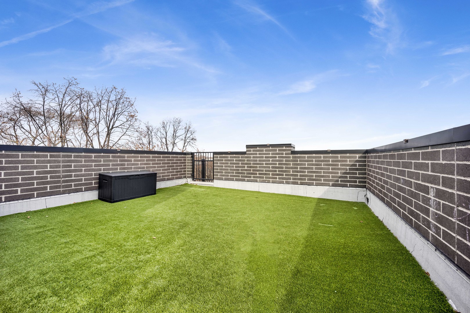 2254 W ROSCOE Street Unit: 2