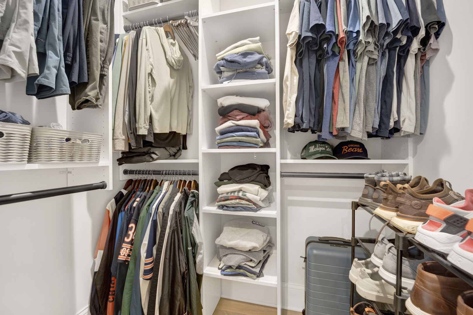 2254 W ROSCOE Street Unit: 2