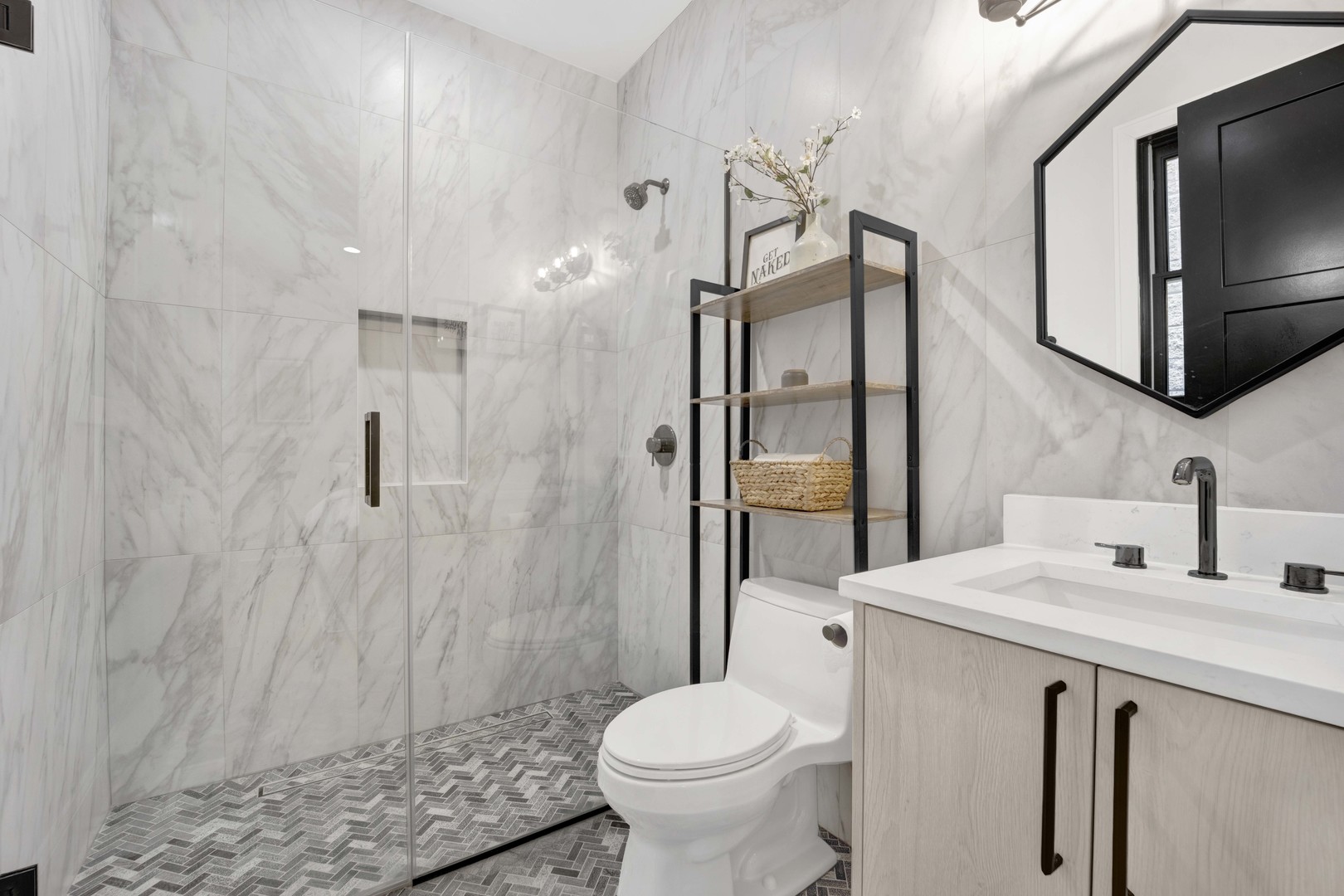 2254 W ROSCOE Street Unit: 2
