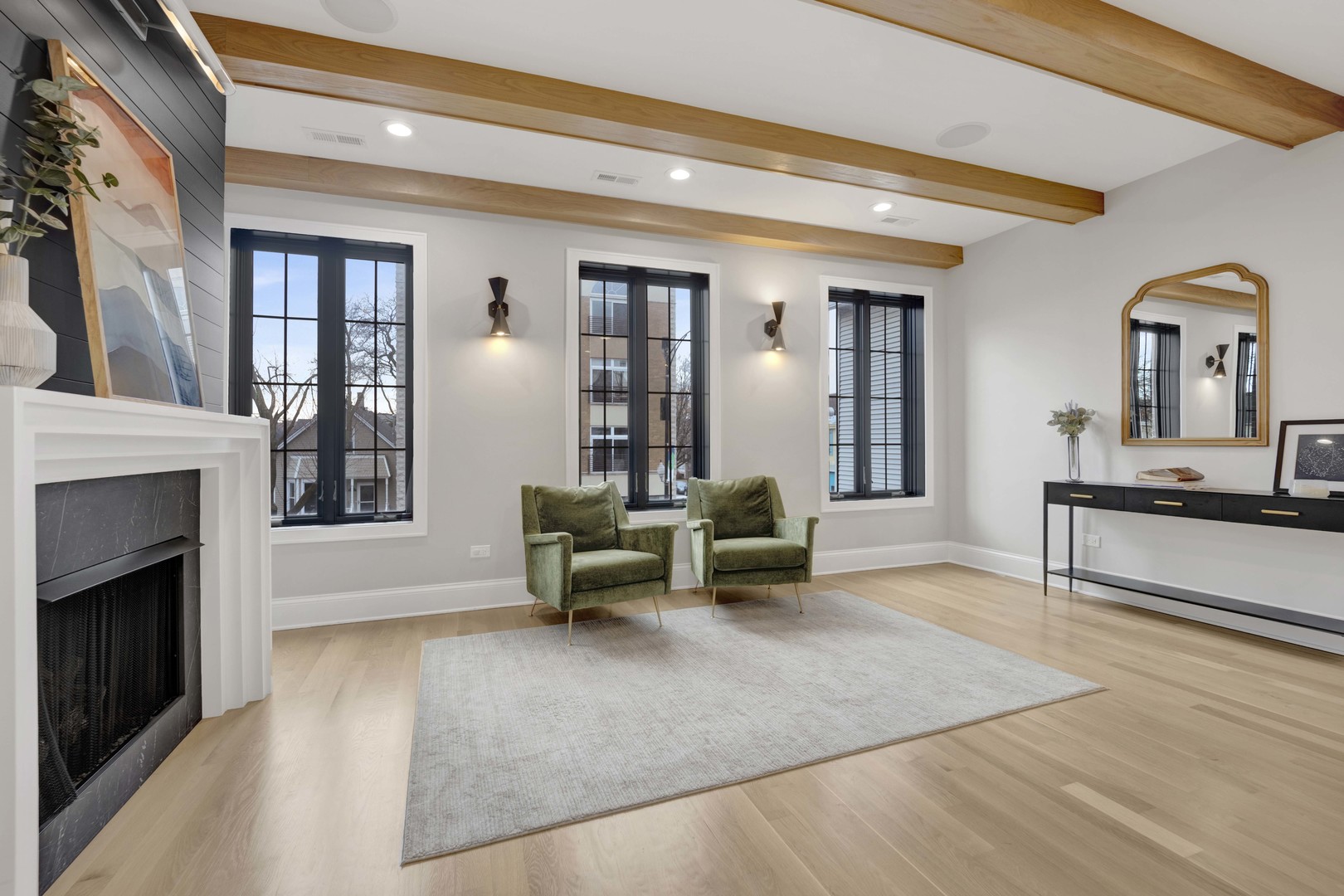 2254 W ROSCOE Street Unit: 2