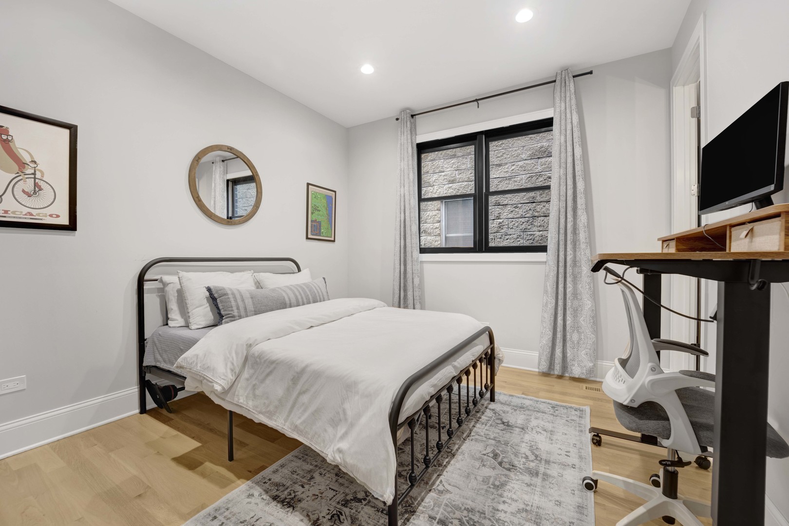 2254 W ROSCOE Street Unit: 2