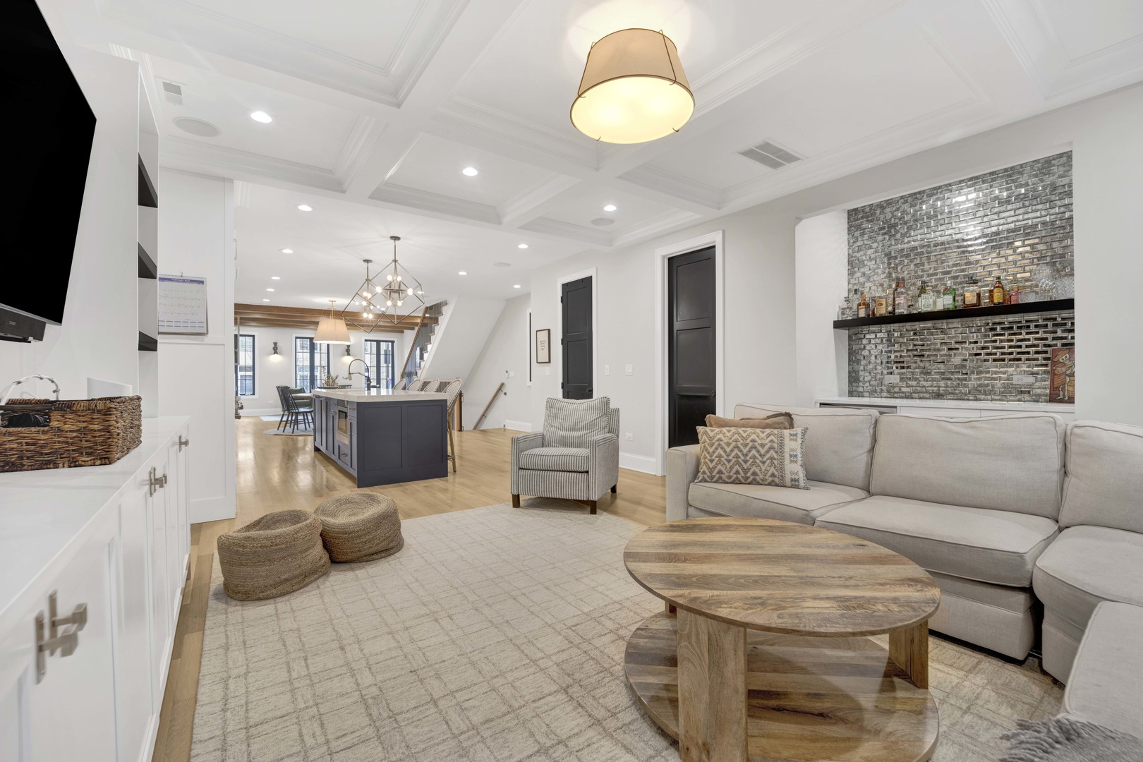 2254 W ROSCOE Street Unit: 2