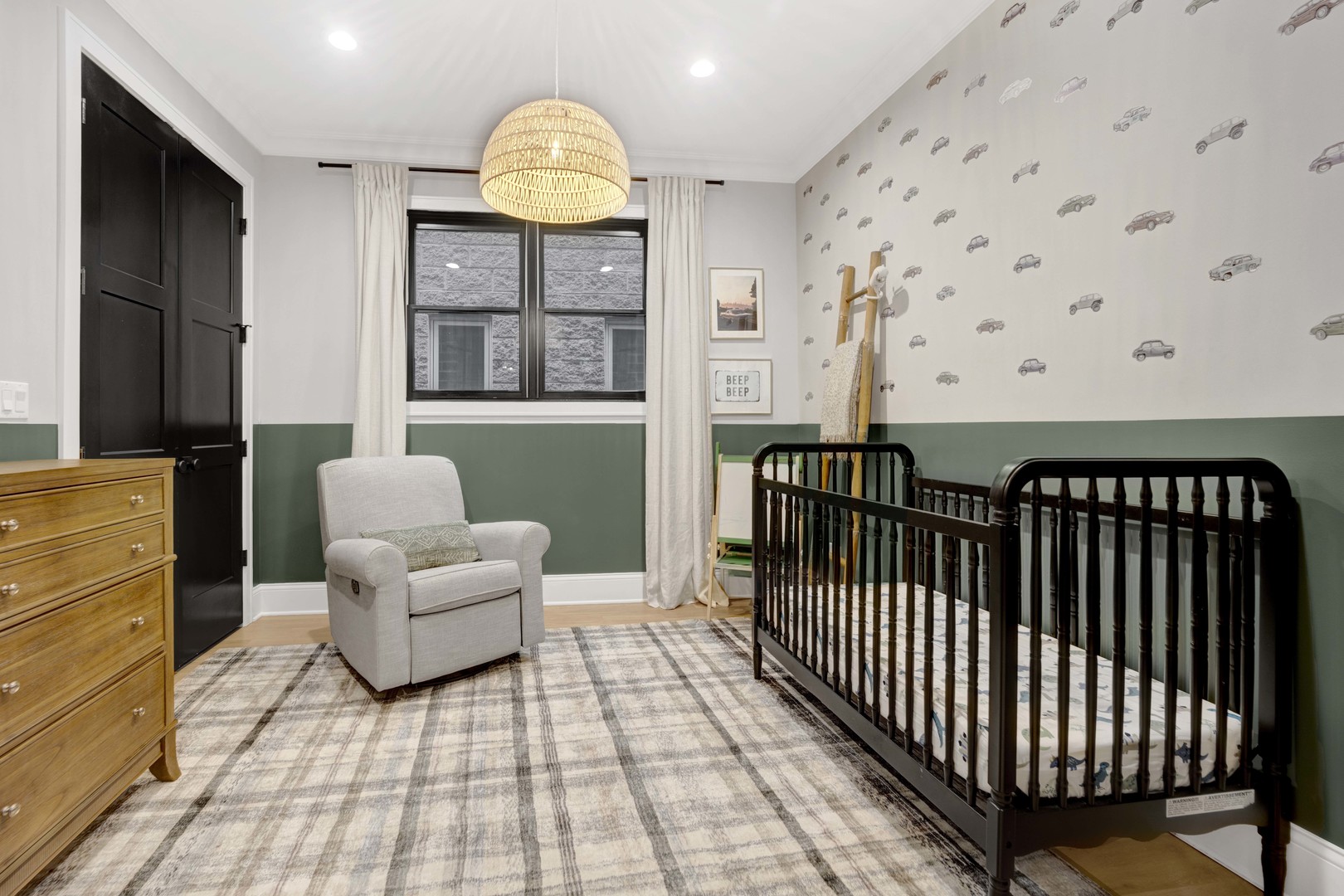 2254 W ROSCOE Street Unit: 2