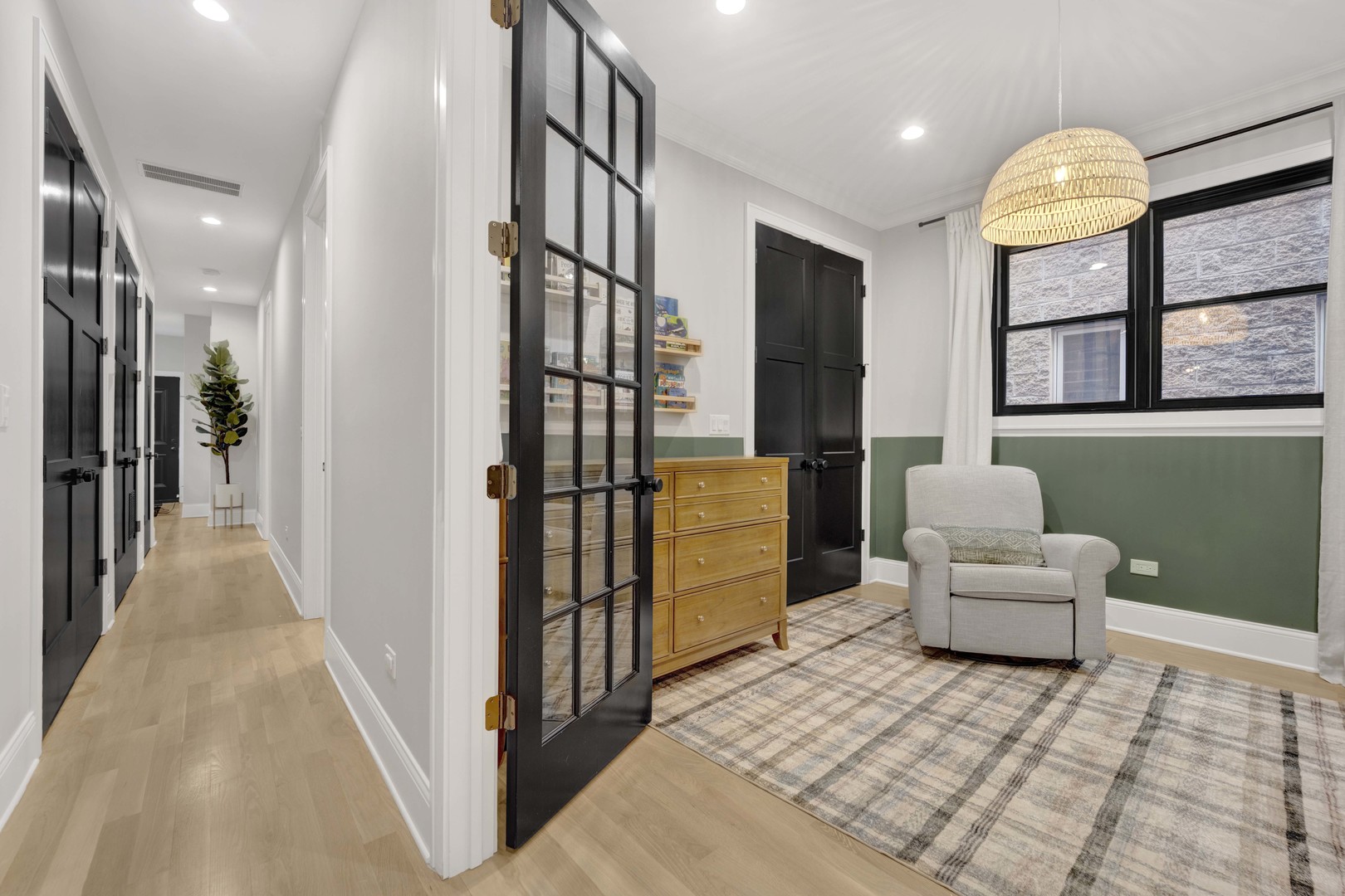 2254 W ROSCOE Street Unit: 2