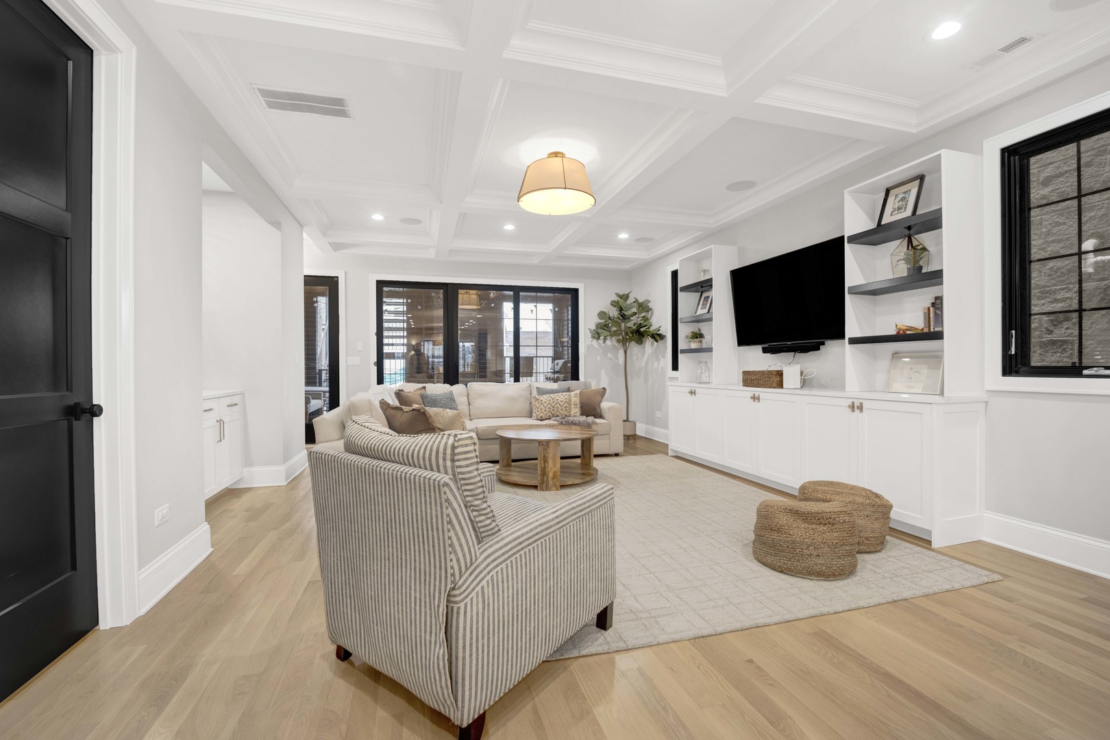 2254 W ROSCOE Street Unit: 2