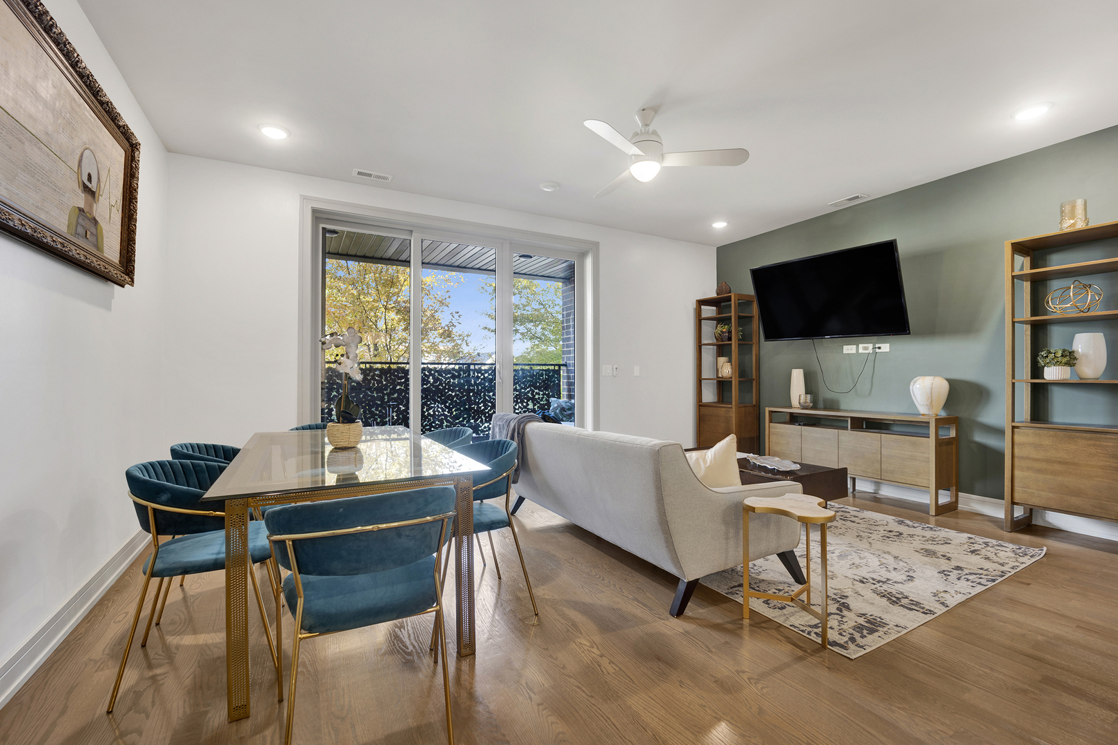 4956 N Western Avenue Unit: 2N