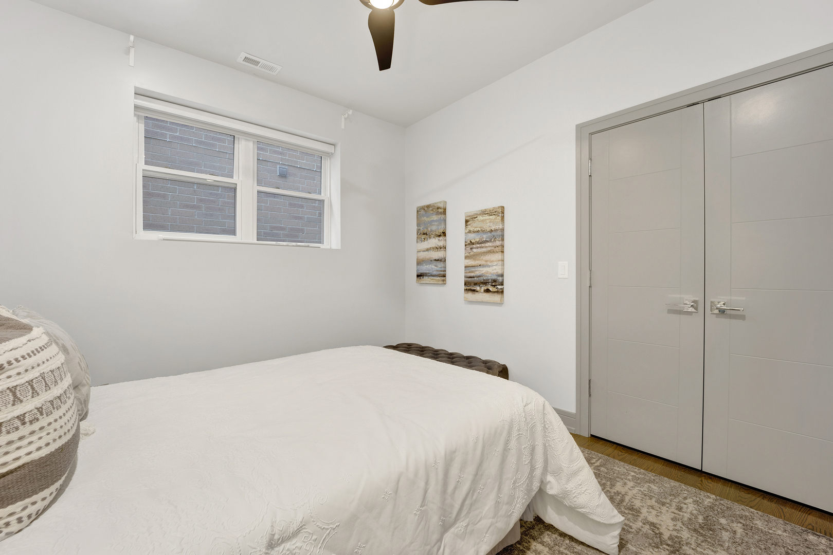 4956 N Western Avenue Unit: 2N