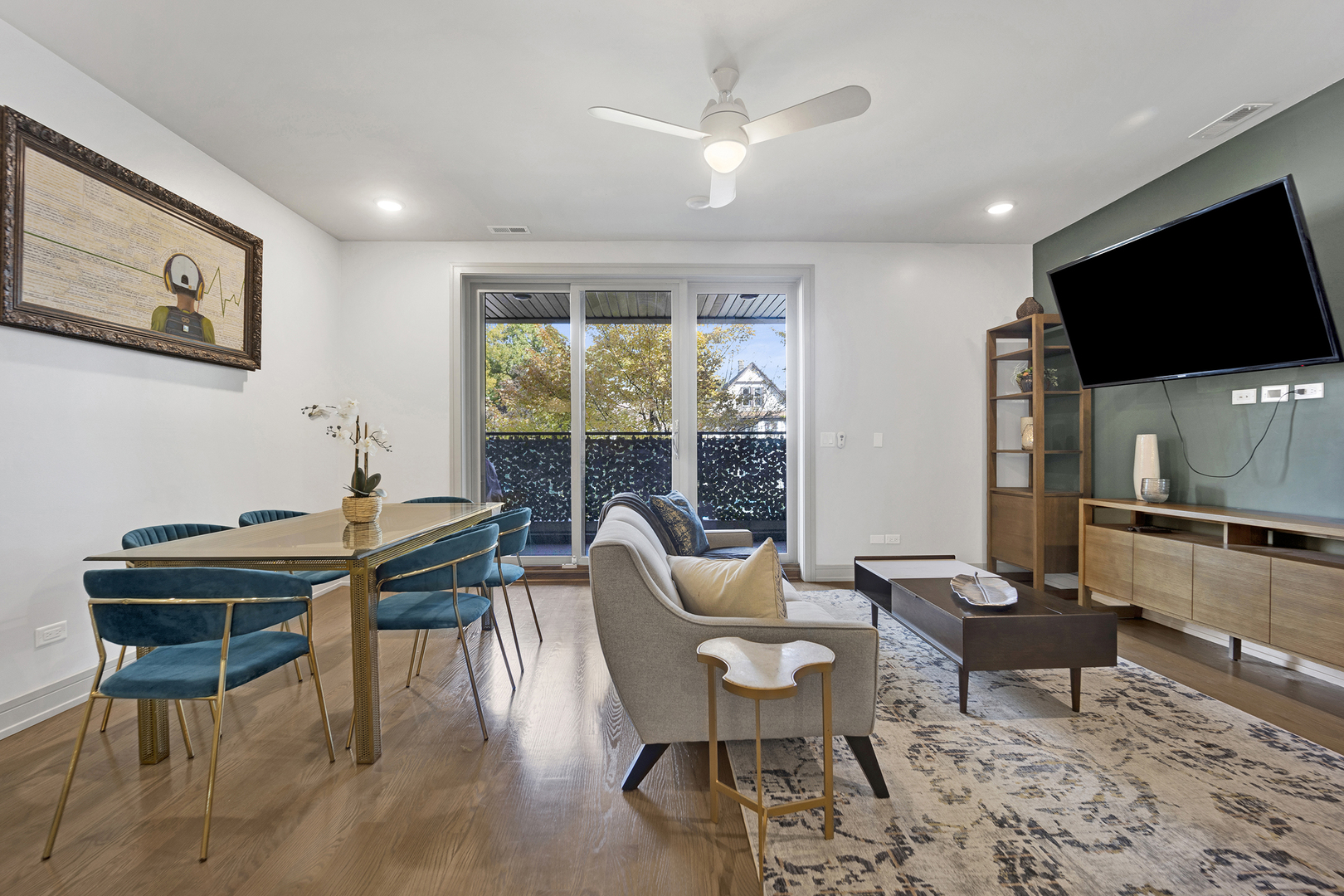 4956 N Western Avenue Unit: 2N