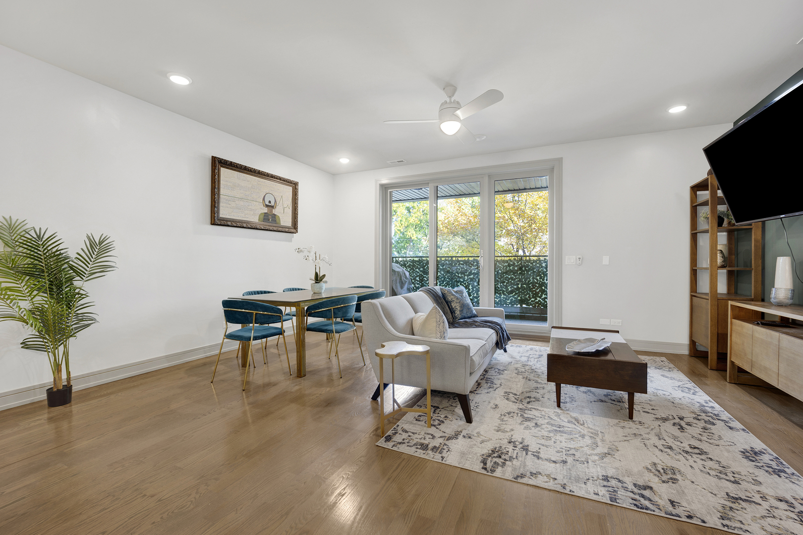 4956 N Western Avenue Unit: 2N