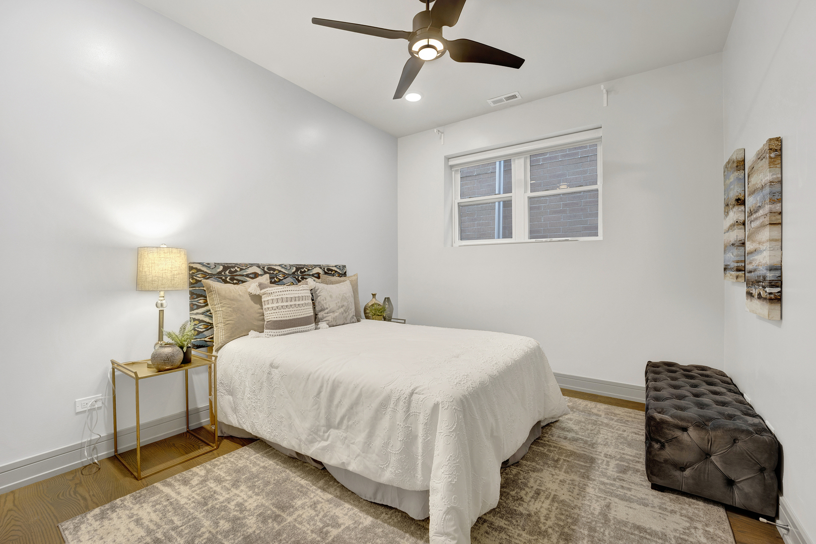 4956 N Western Avenue Unit: 2N