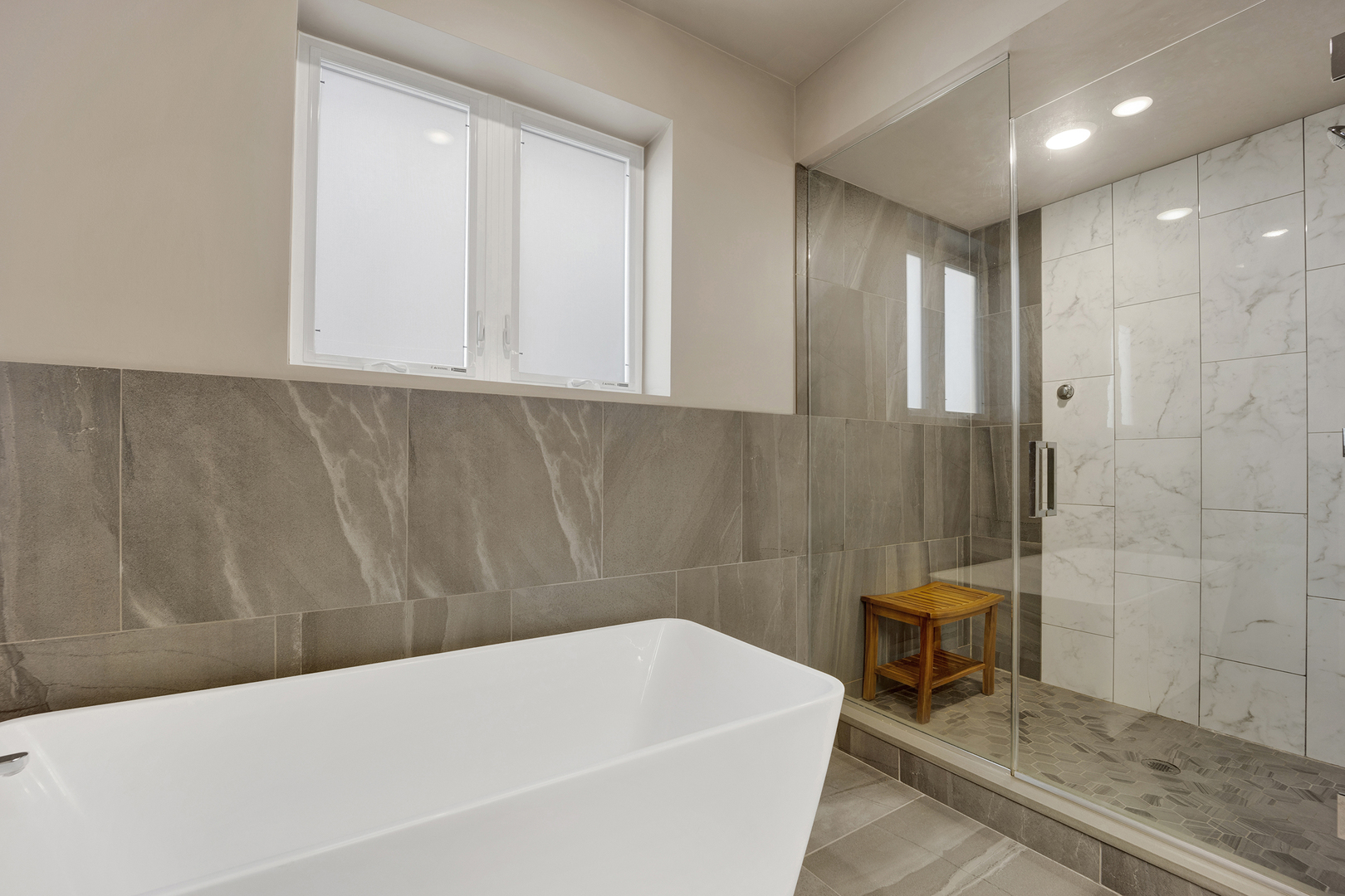 4956 N Western Avenue Unit: 2N