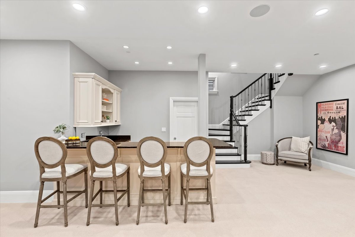 3424 N Greenview Avenue