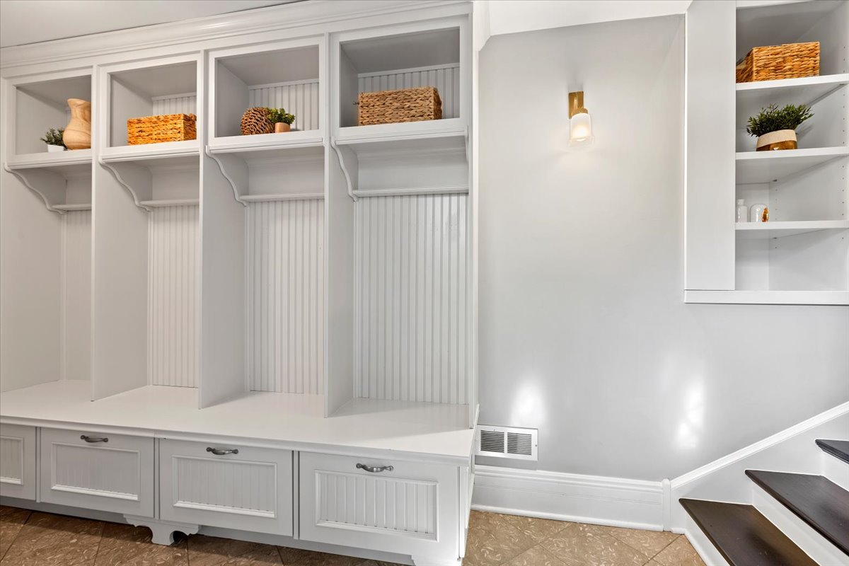 3424 N Greenview Avenue