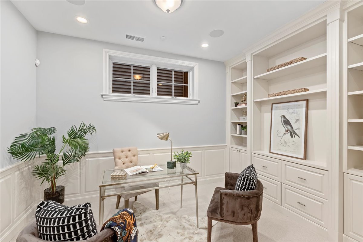 3424 N Greenview Avenue