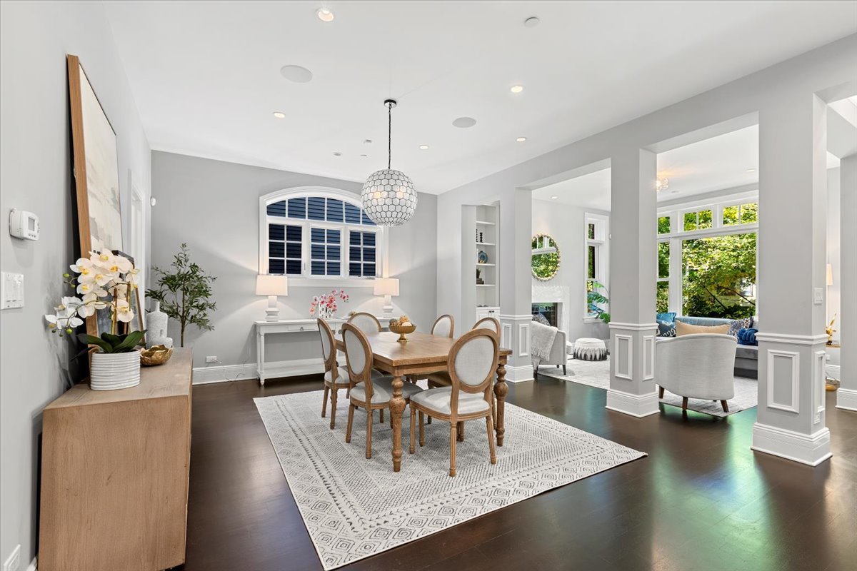 3424 N Greenview Avenue