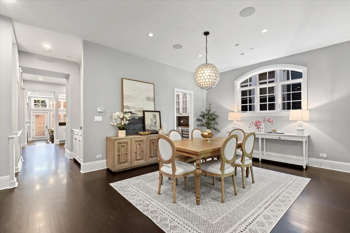 3424 N Greenview Avenue