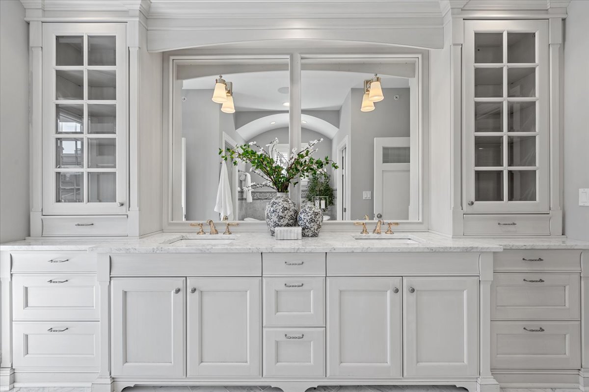 3424 N Greenview Avenue