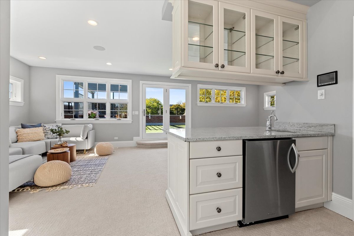 3424 N Greenview Avenue