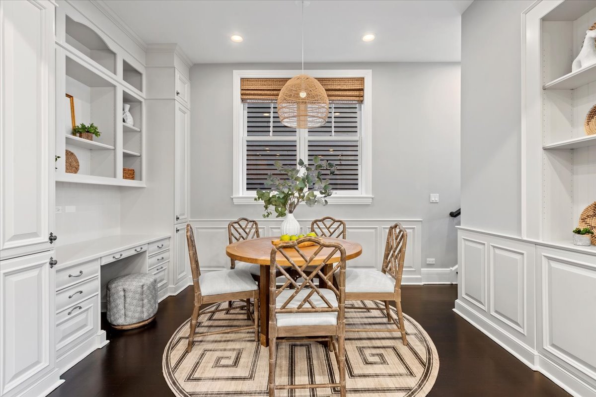 3424 N Greenview Avenue