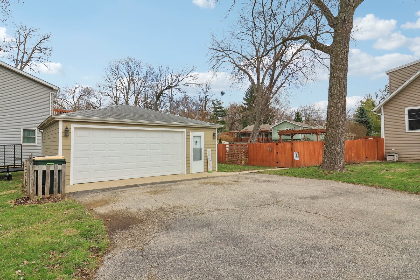 27884 W Lake Shore Drive