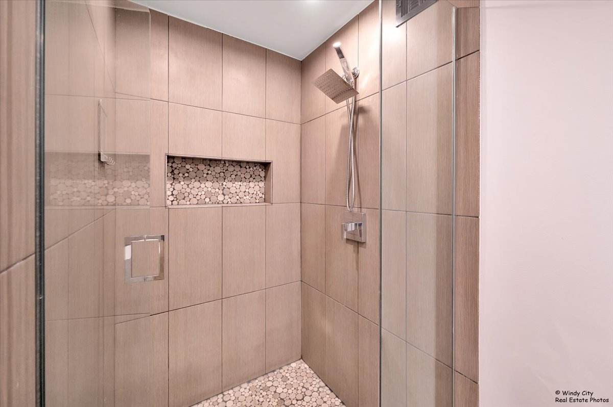 600 N Kingsbury Street Unit: 307