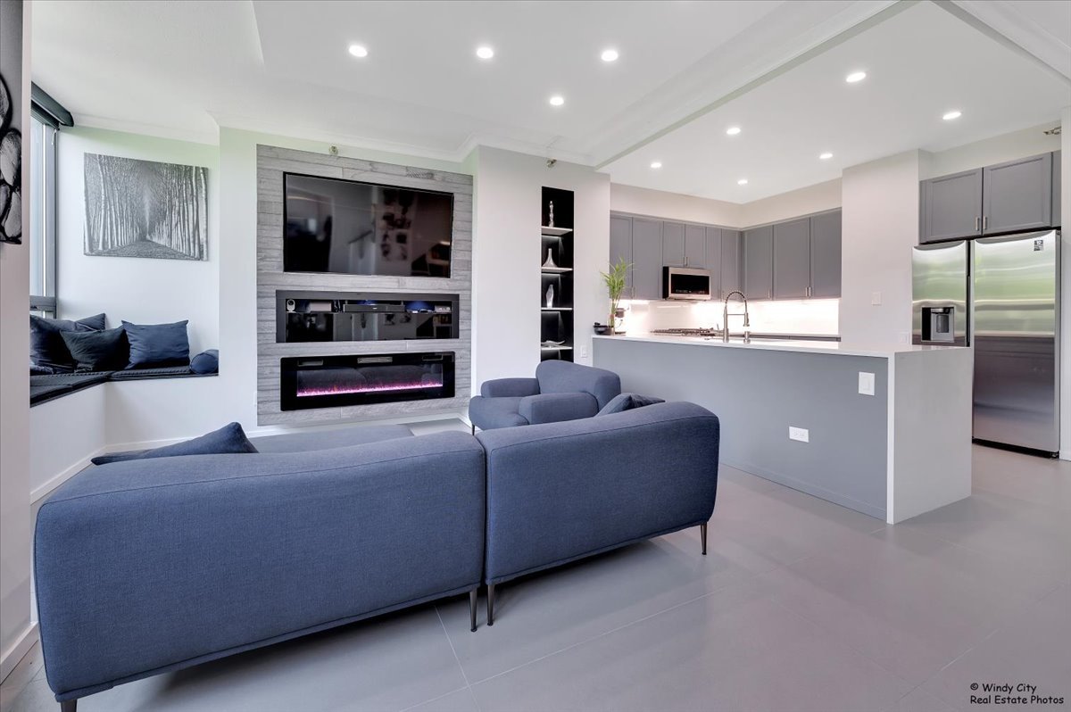 600 N Kingsbury Street Unit: 307