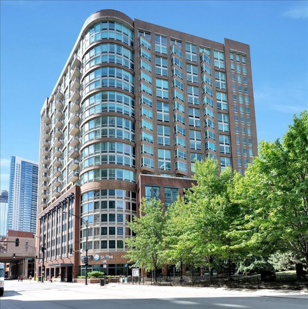 600 N Kingsbury Street Unit: 307