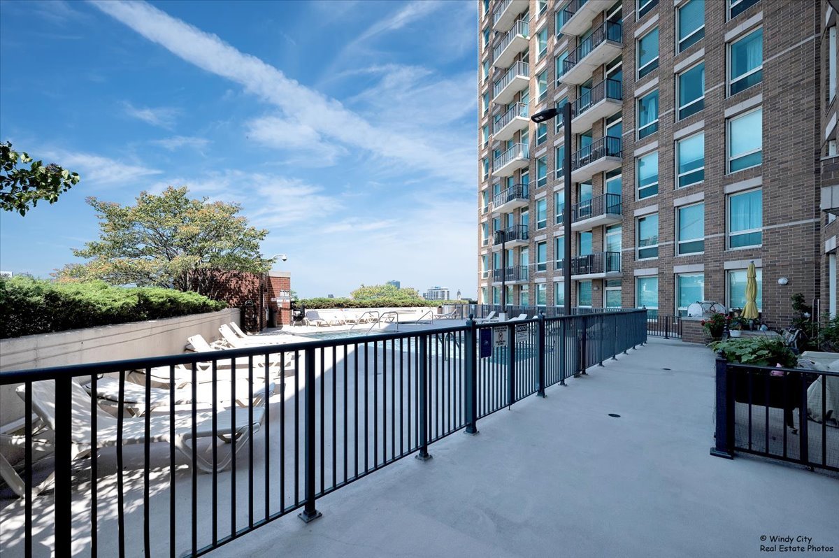600 N Kingsbury Street Unit: 307