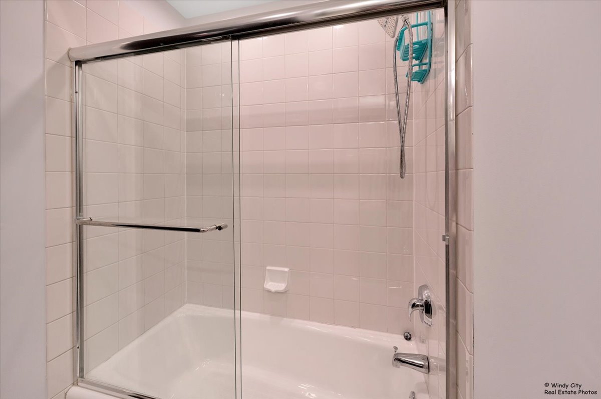 600 N Kingsbury Street Unit: 307