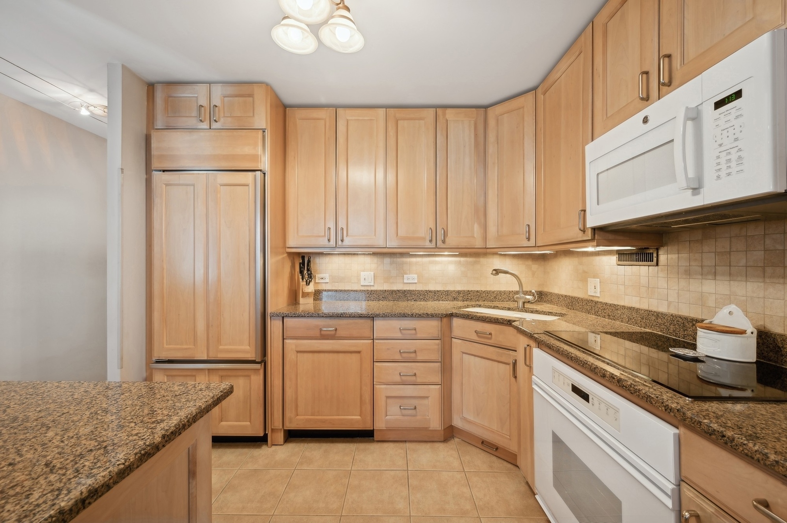 480 N Mcclurg Court Unit: 1201-03