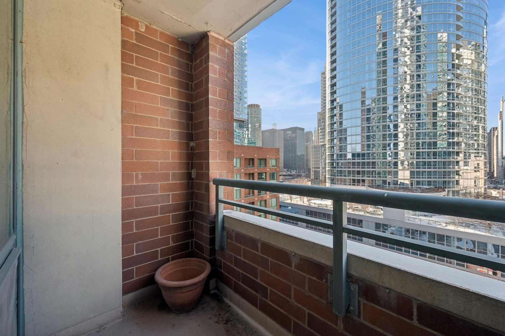 480 N Mcclurg Court Unit: 1201-03