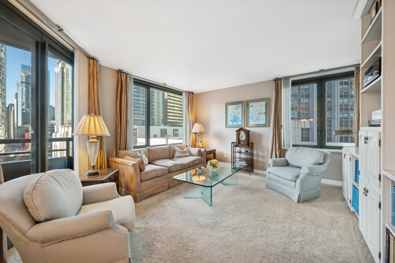 480 N Mcclurg Court Unit: 1201-03