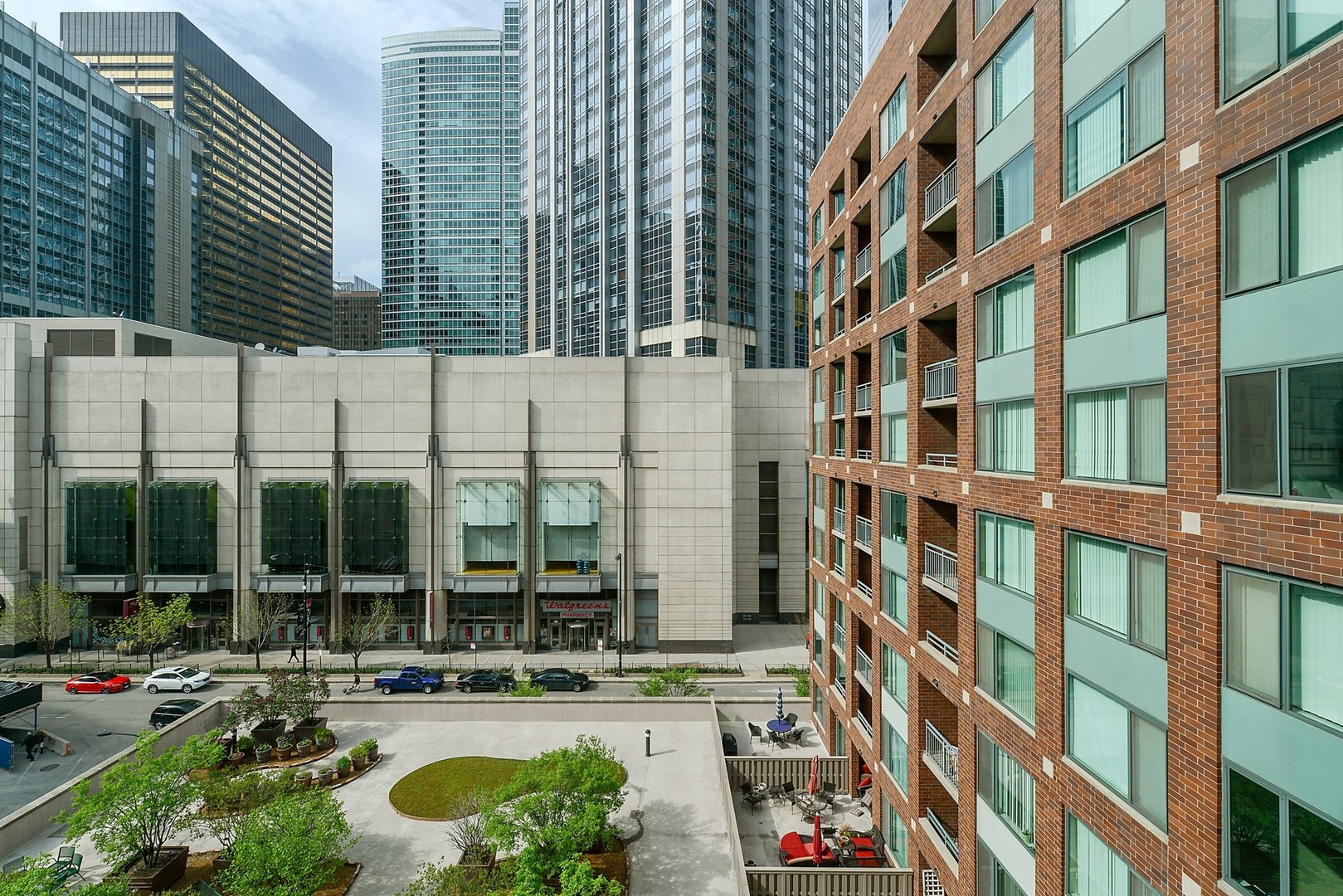 480 N Mcclurg Court Unit: 1201-03