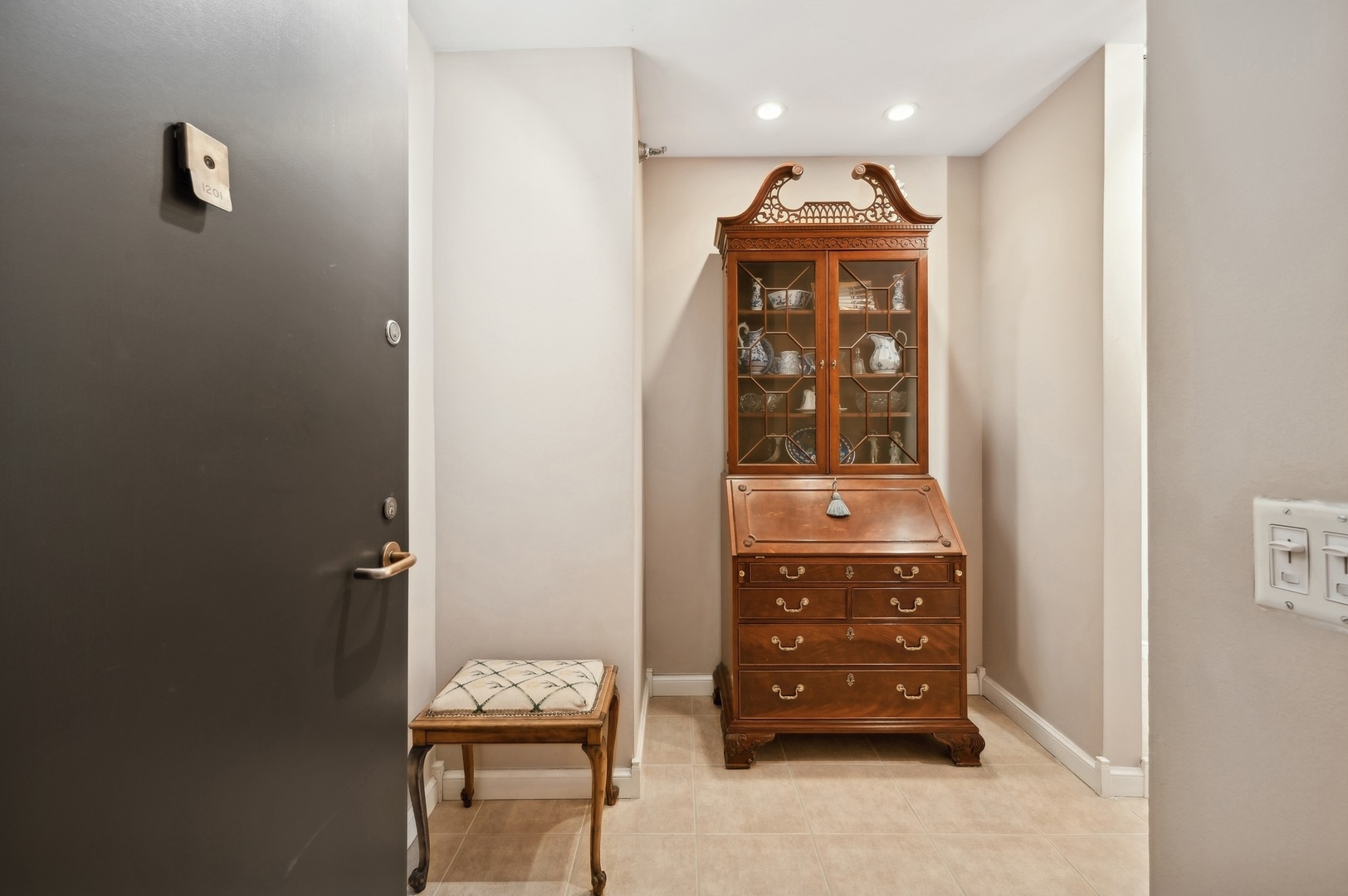 480 N Mcclurg Court Unit: 1201-03