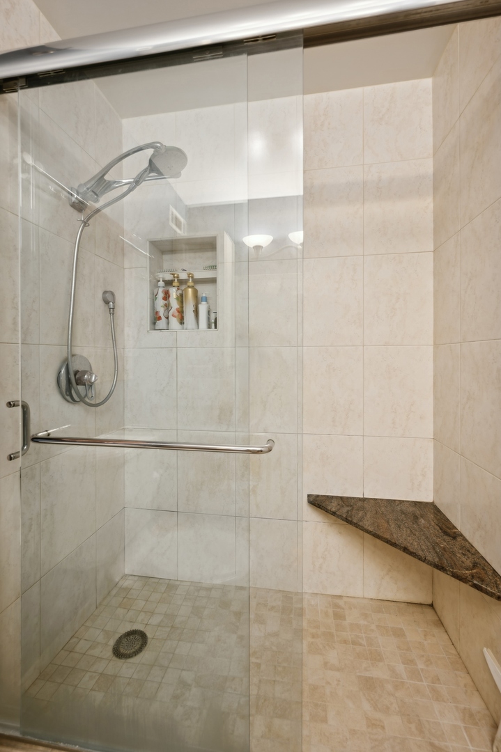 480 N Mcclurg Court Unit: 1201-03