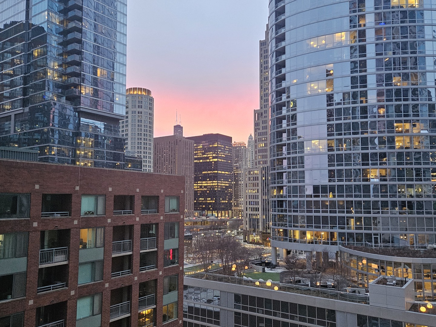 480 N Mcclurg Court Unit: 1201-03