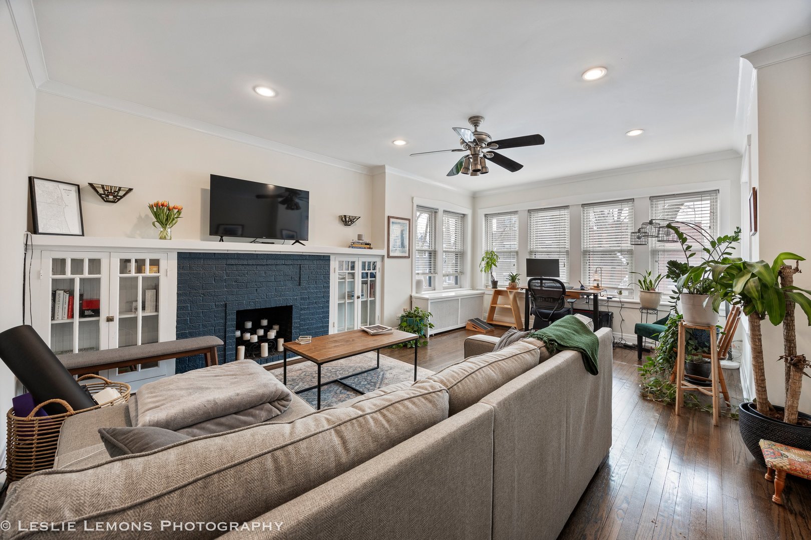 1514 W BYRON Street Unit: 2E