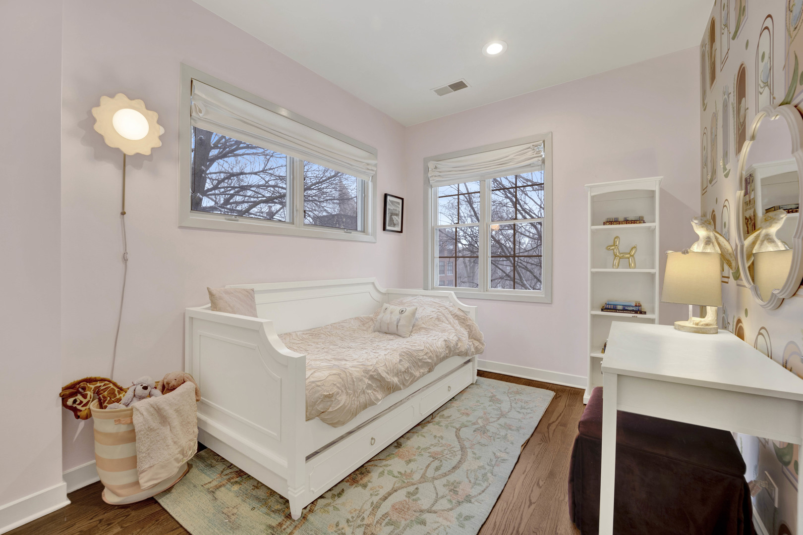 2525 N Seminary Avenue