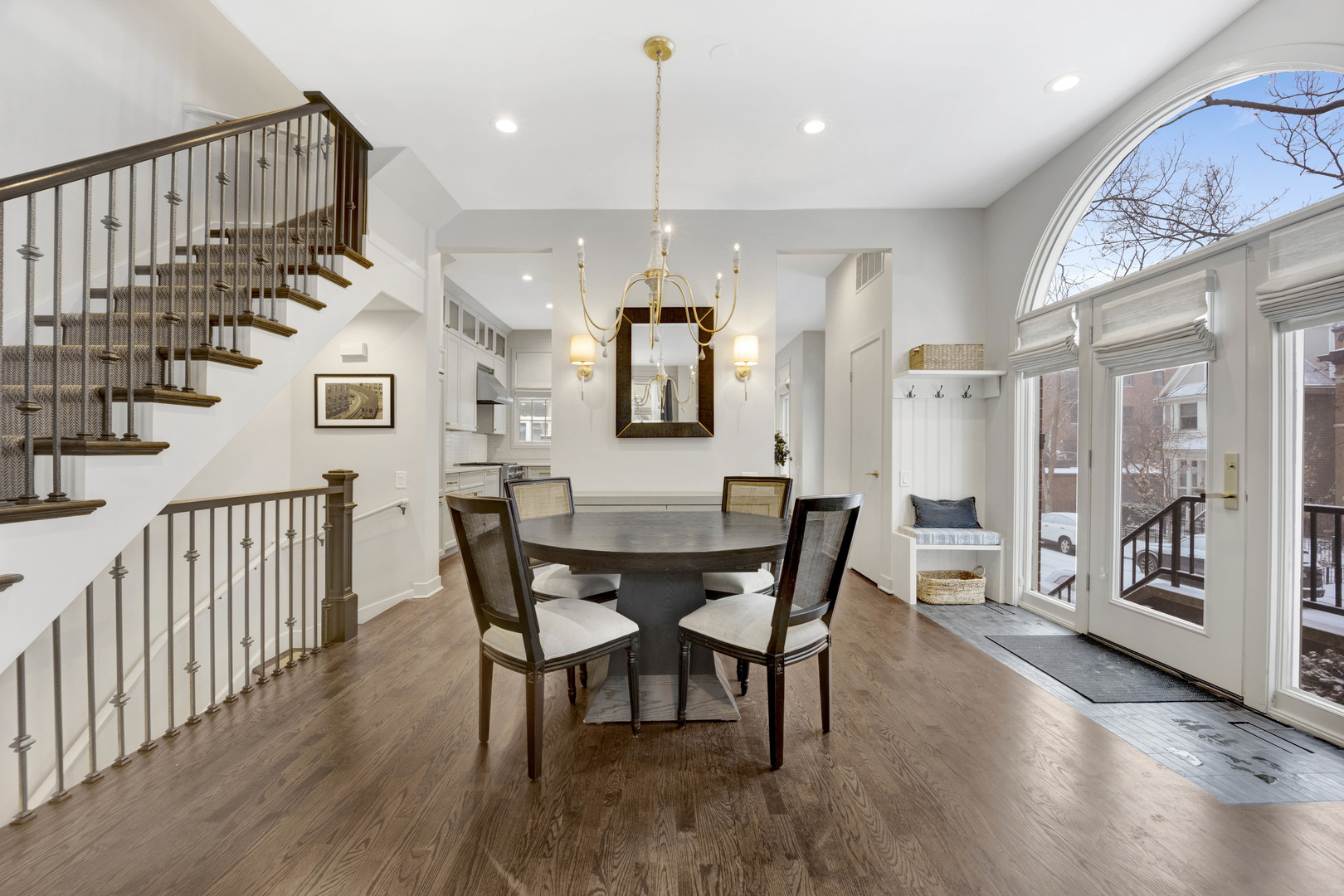 2525 N Seminary Avenue