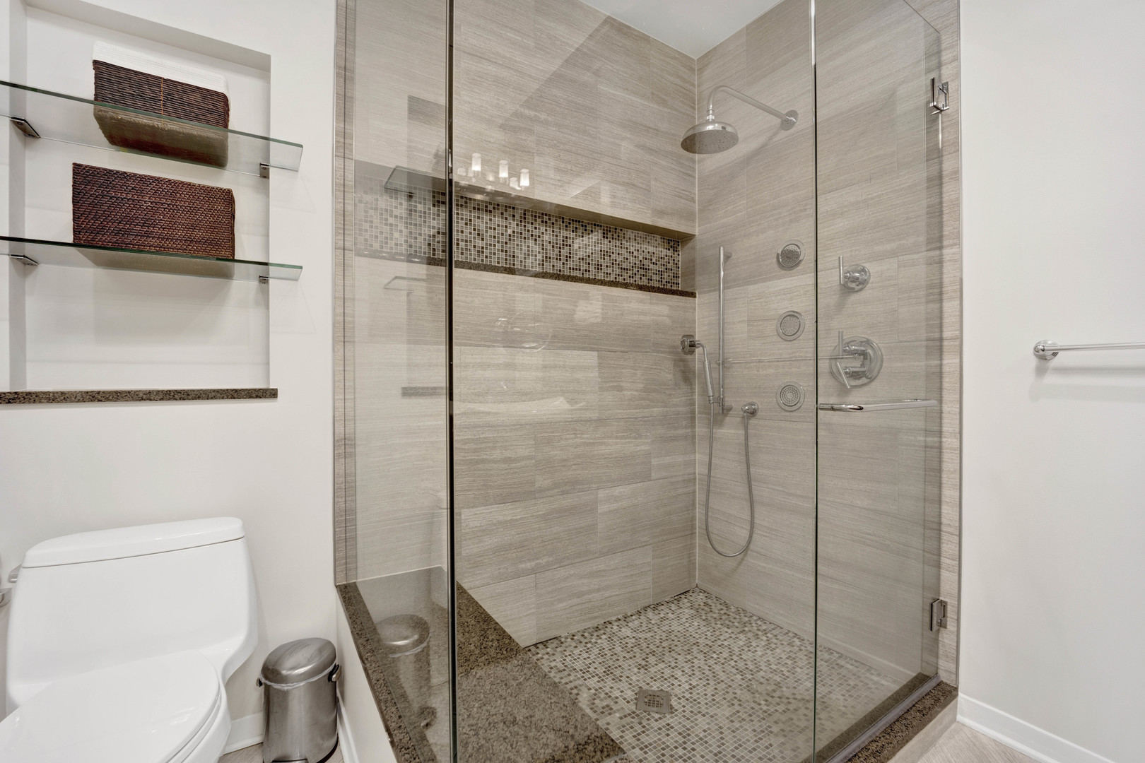 2525 N Seminary Avenue