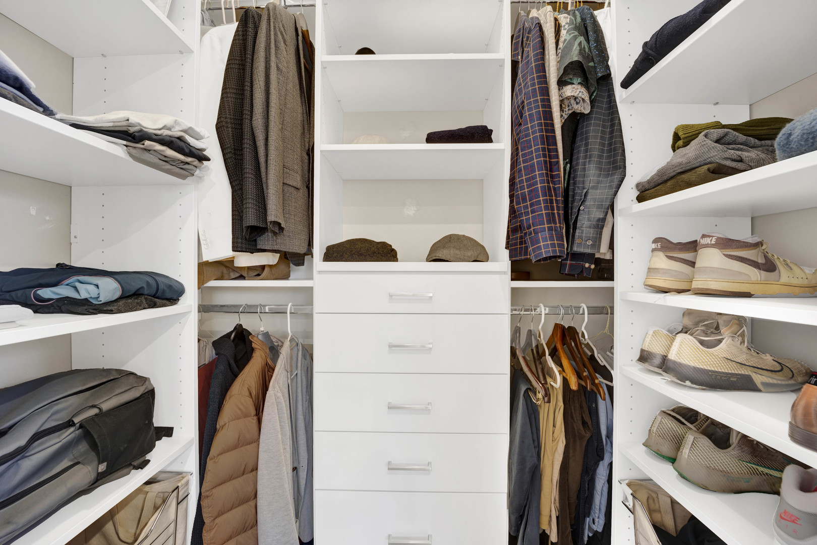 2525 N Seminary Avenue