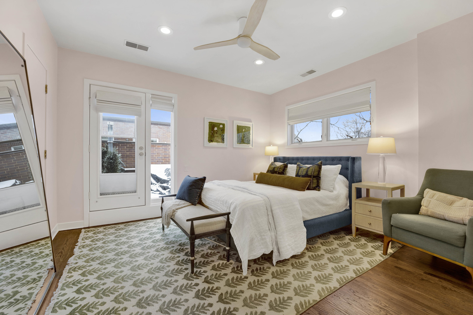 2525 N Seminary Avenue