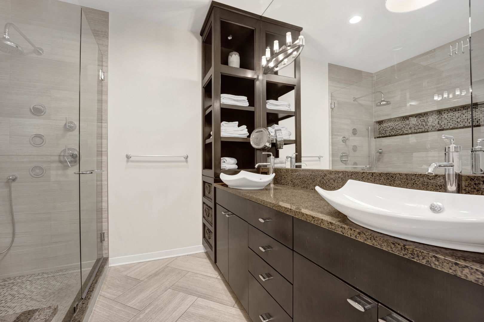 2525 N Seminary Avenue